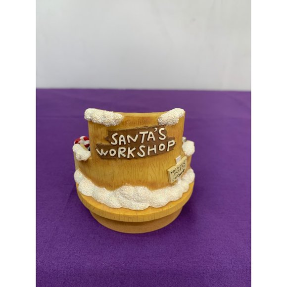 Our American Gift Candle Topper Santa‘s Workshop Topper number 4050 2001 - Picture 7 of 10